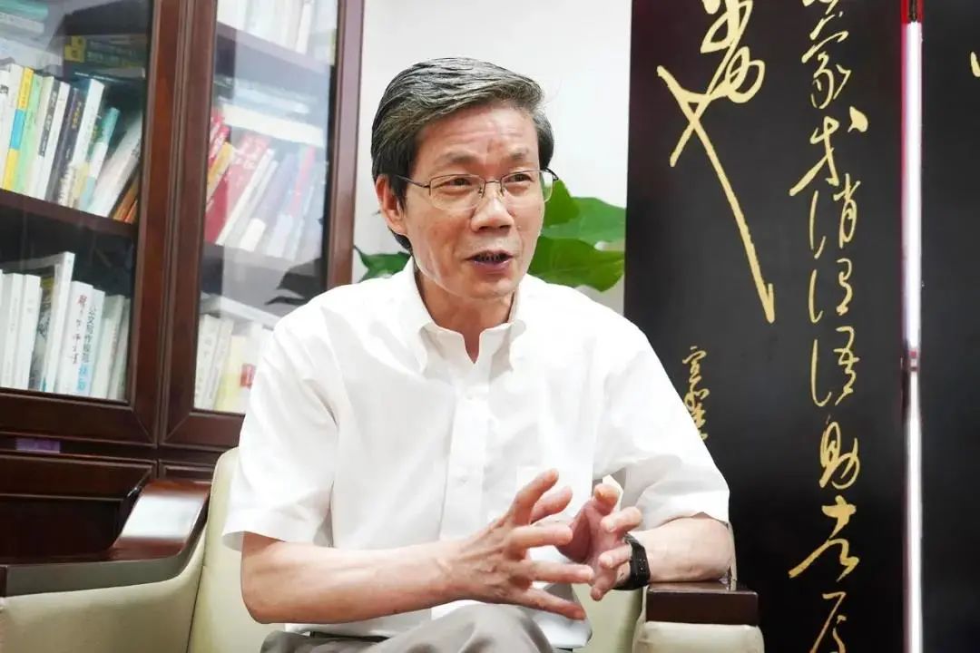 从70年的光辉历程中感悟红色基因